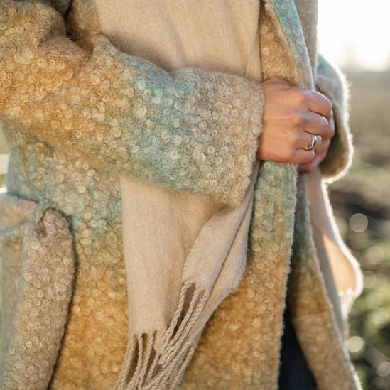 Mantelboucle abstract